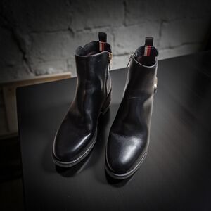 NWOT Size 6 Tommy Hilfiger Imeria Womens Black Ankle Boots